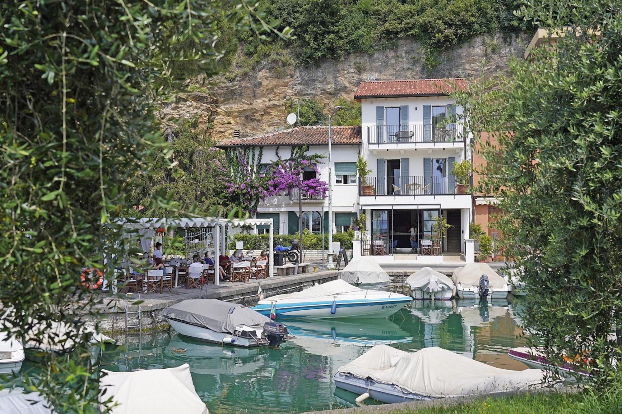 Lamasu Dusano - Di Garda Apartment